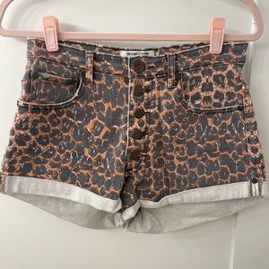 One Teaspoon Leopard Short